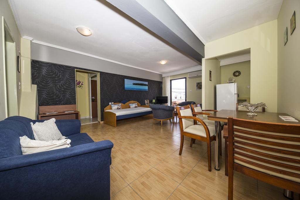 Park Apartment Paralia Dionysiou Exteriör bild